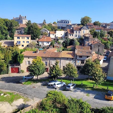 Lekker Slaap Hotel Parthenay Exterior foto