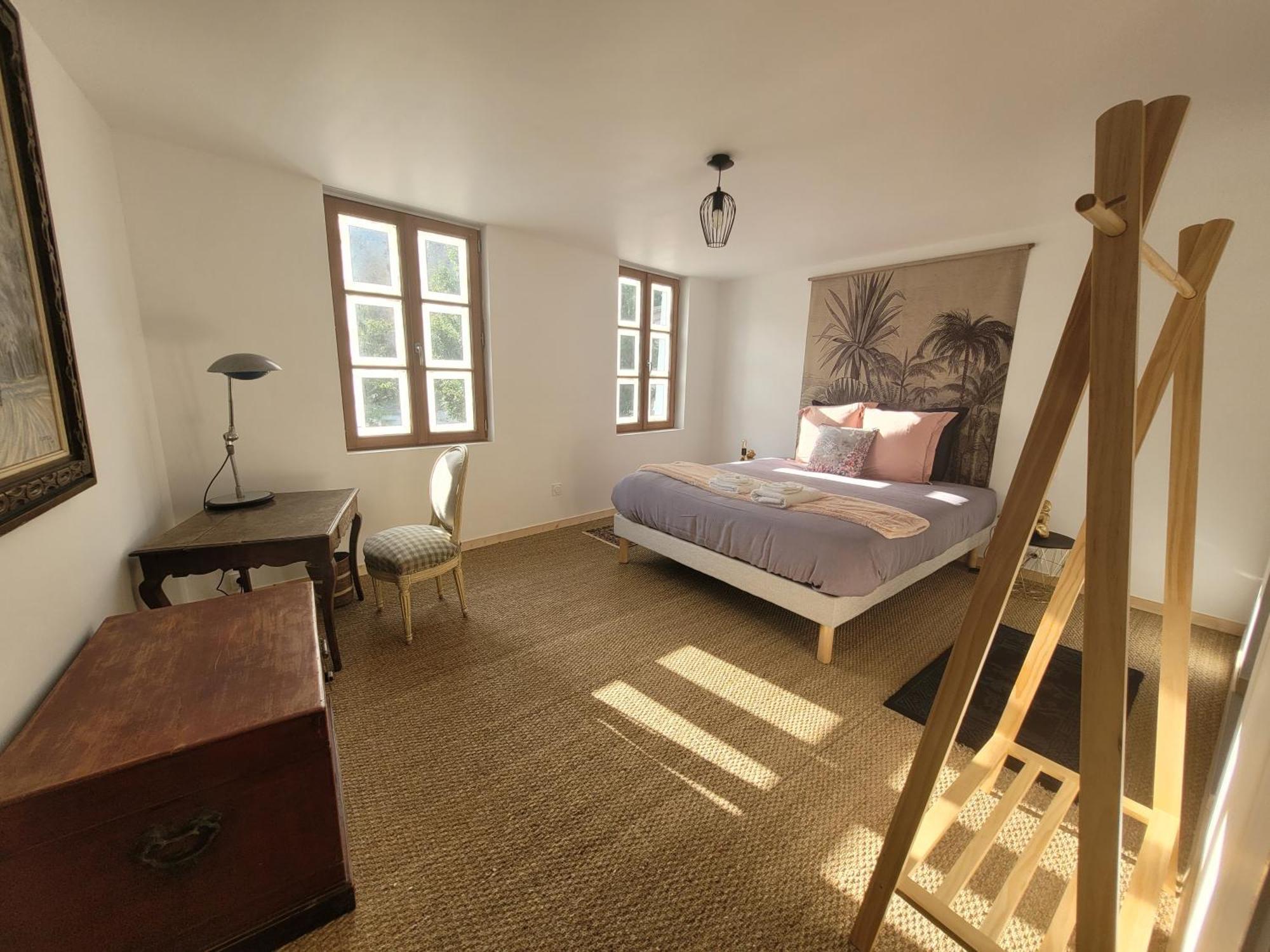 Lekker Slaap Hotel Parthenay Exterior foto